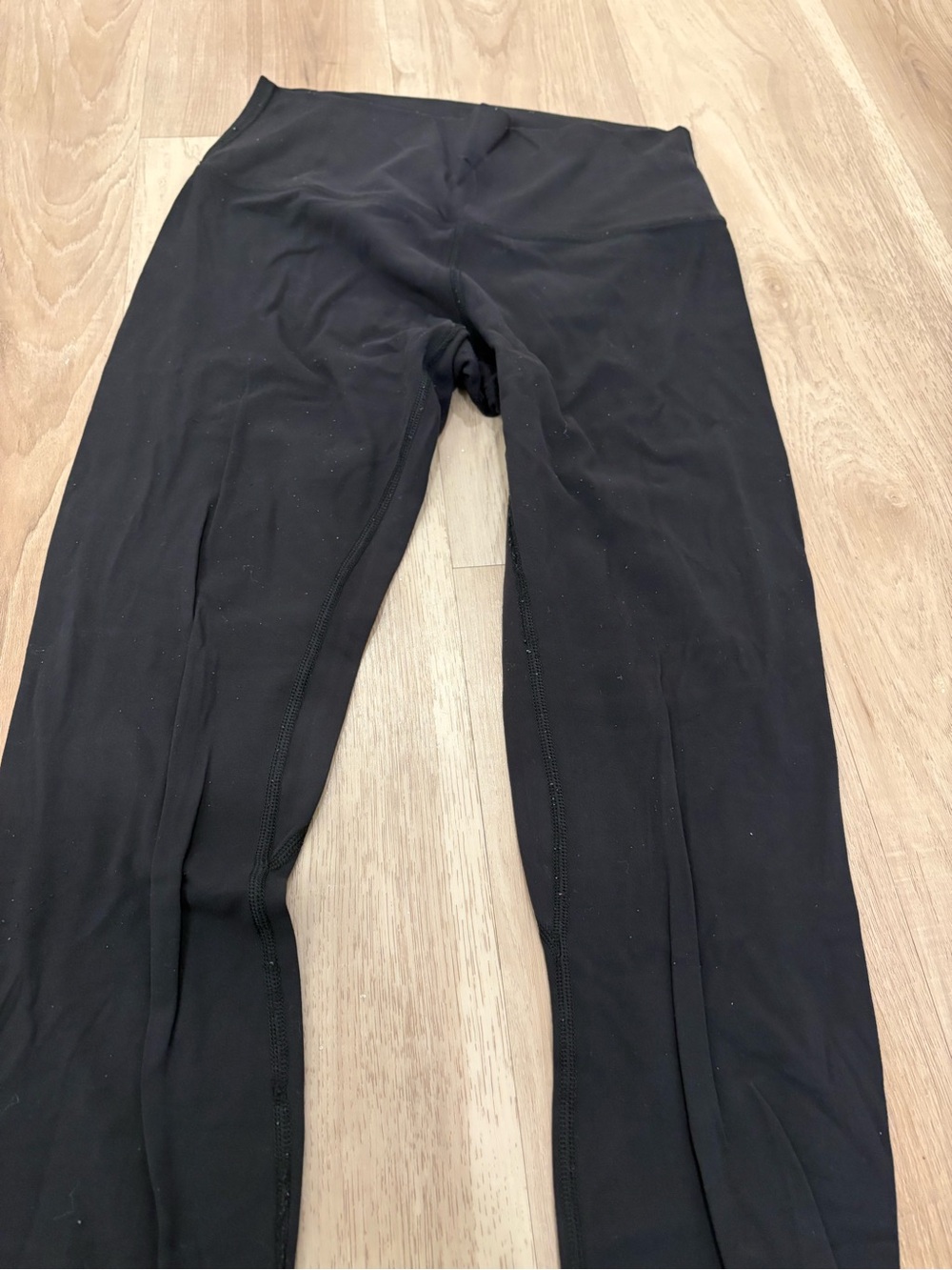 Lululemon leggings  *Read*